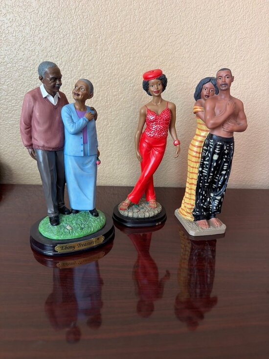 UTI Other - Vintage UTI Ebony Treasures African American Resin Figurines Lot of 3 Family